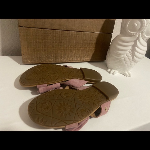 UGG Fonda Sandals Pink - Picture 2 of 3